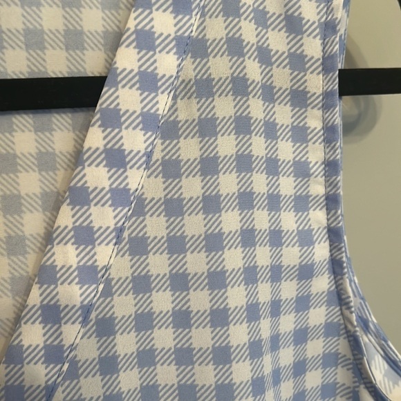 Ann Taylor sleeveless top. MP - Picture 3 of 5